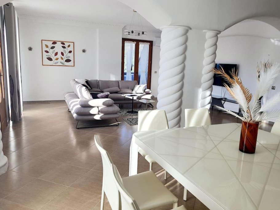 Magnolia Luxury Penthouse Apartment Berat Bagian luar foto